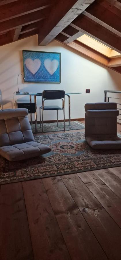 Gesuitirooms Sona Bagian luar foto