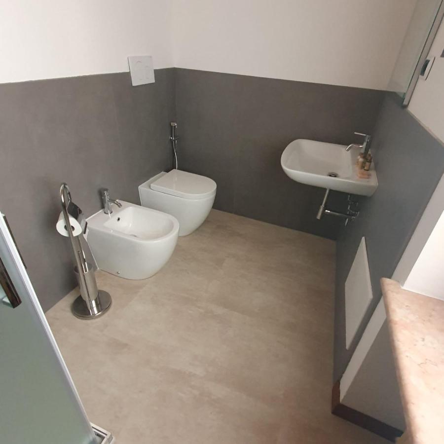 Gesuitirooms Sona Bagian luar foto