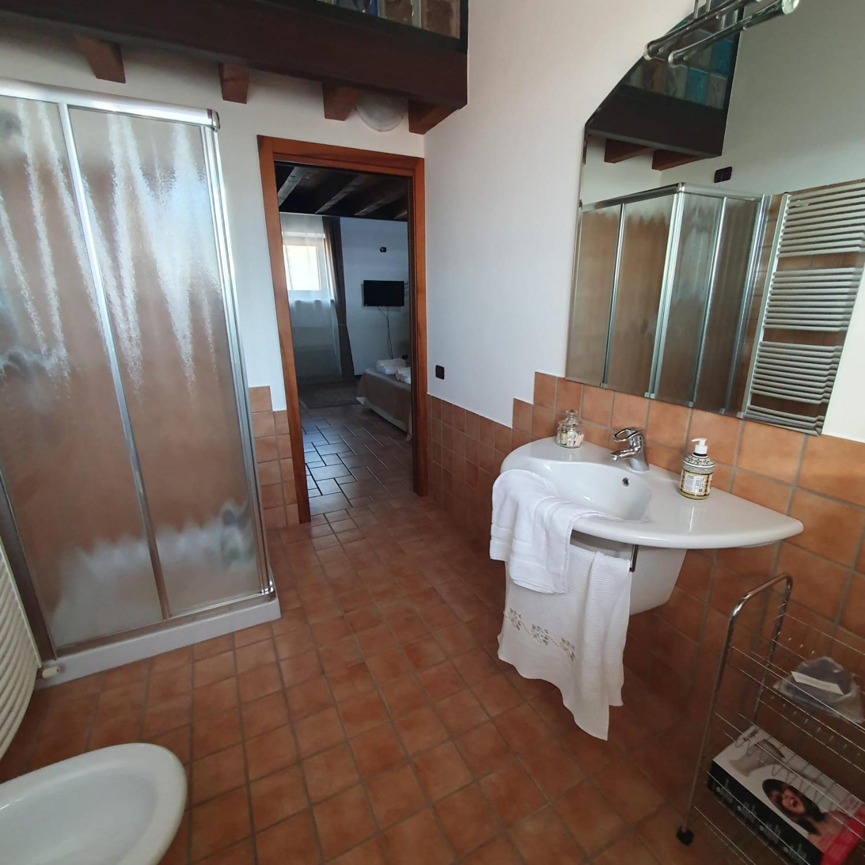 Gesuitirooms Sona Bagian luar foto