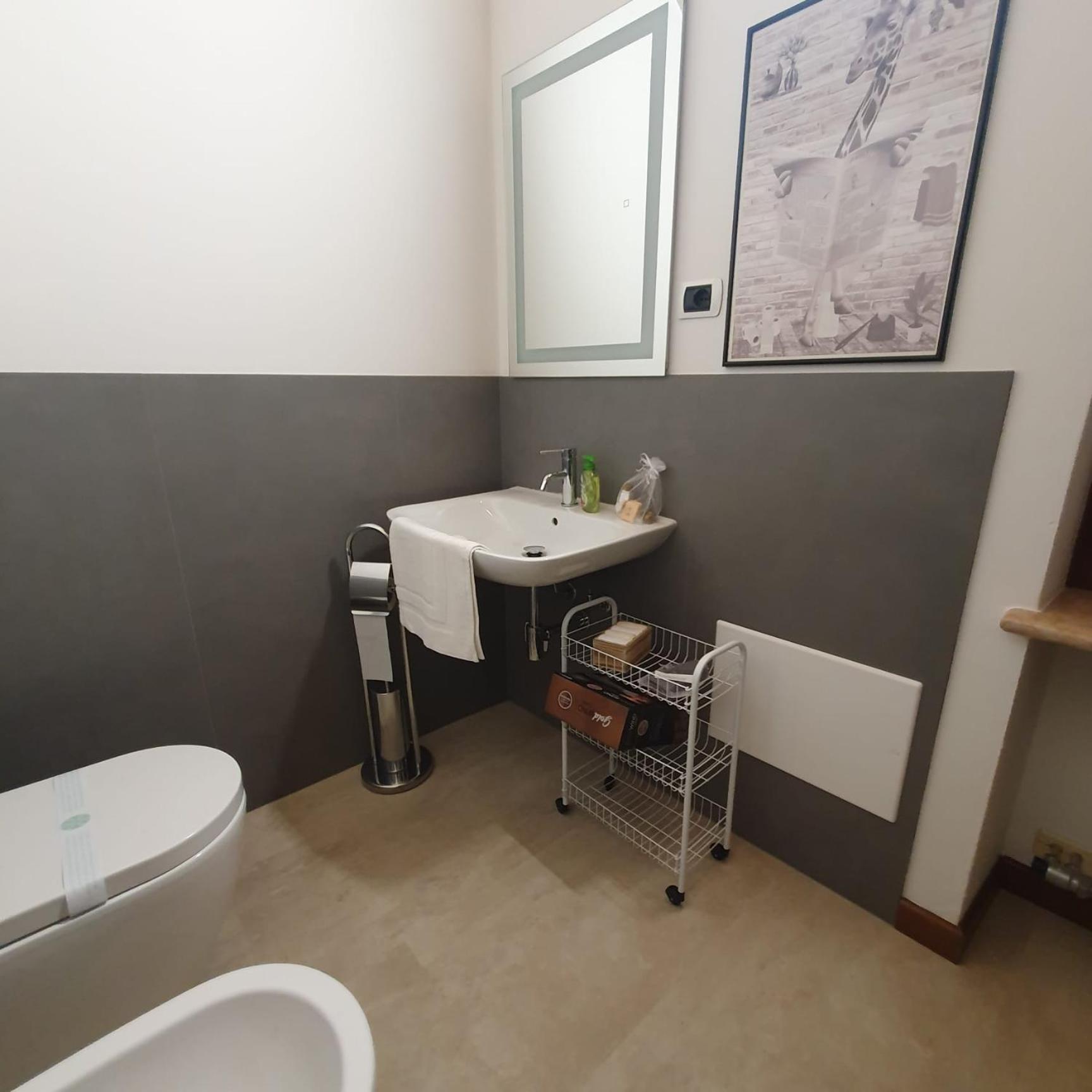 Gesuitirooms Sona Bagian luar foto